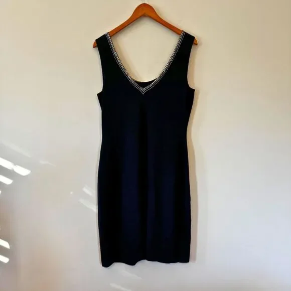 St. John Evening Embellished Black Dress with Necklace Size 6 - Picture 6 of 8